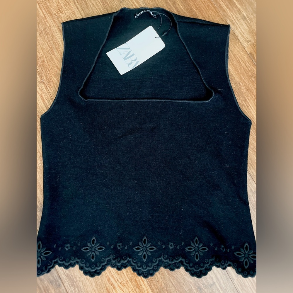 NWT Zara Top Black Sleeveless BodyCon Knit Cutout Cutwork Trim Hem Square Neck - Picture 3 of 6